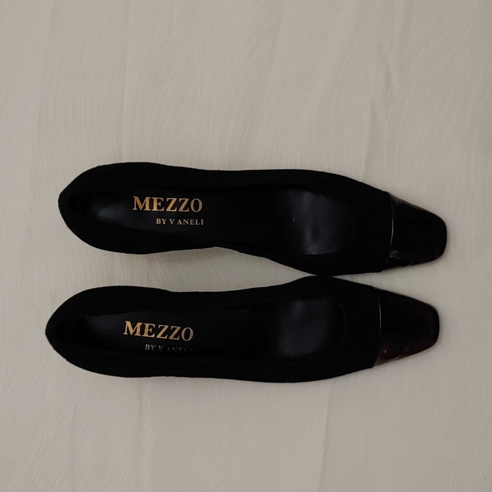 Mezzo By V Aneli Women's Size 9 Narrow Black 2 inch heel